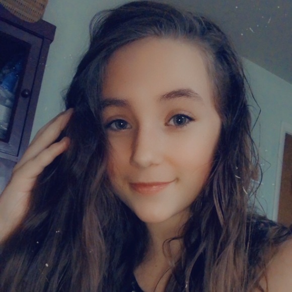 Meet your Posher, Leah - Picture 1 of 1